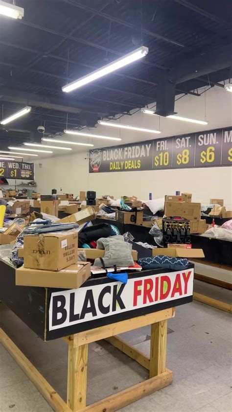 Black friday daily deals - Target's Black Friday 2022 Weeklong Deals. The final Weeklong Deal starting on Sunday, Nov. 20, and it runs through Saturday, Nov. 26. You’ll be able to find discounts on all sorts of items ...